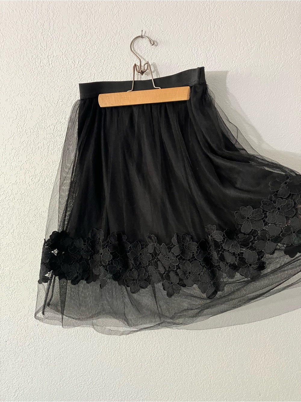 Black Floral Appliqué Tulle Skirt S